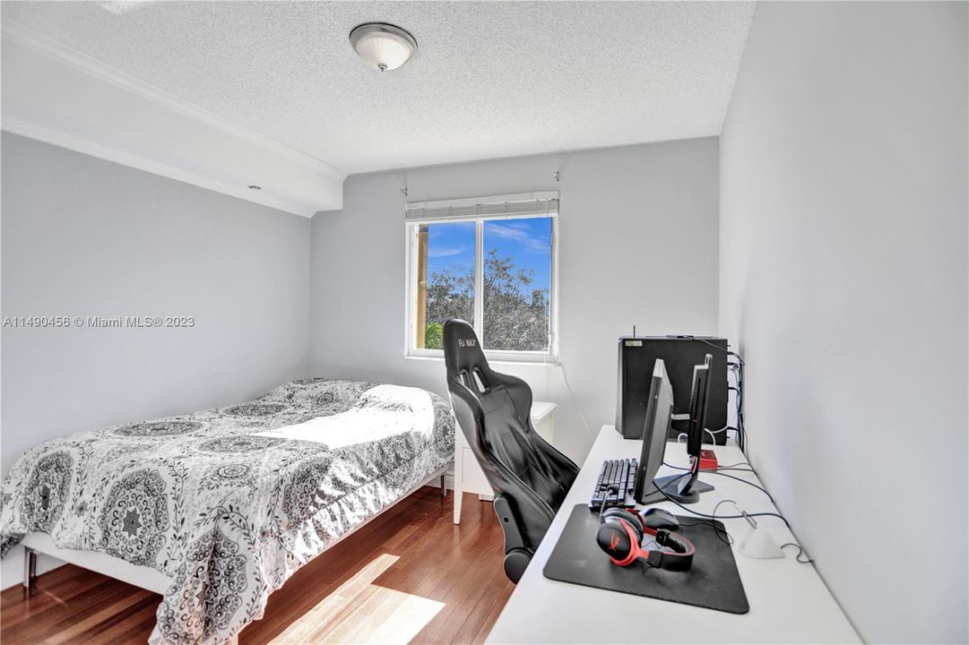 Recently Sold: $827,000 (4 beds, 2 baths, 1802 Square Feet)