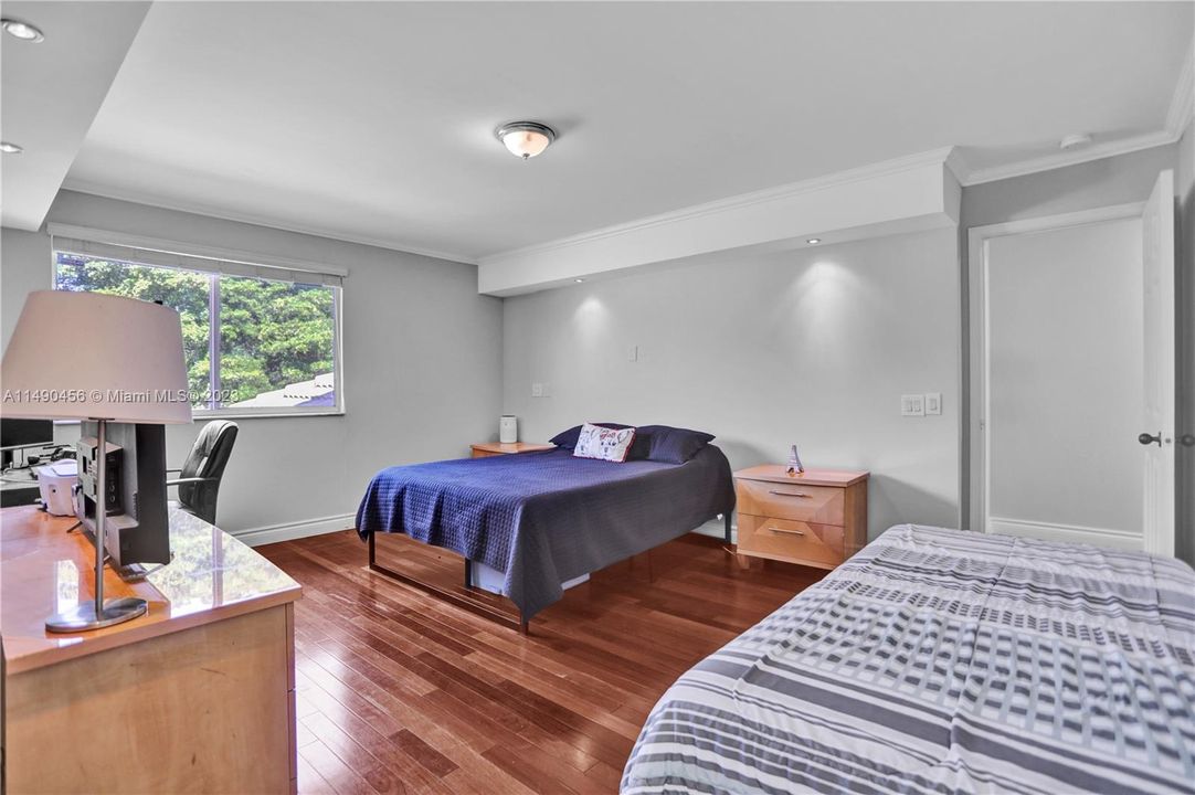 Recently Sold: $827,000 (4 beds, 2 baths, 1802 Square Feet)