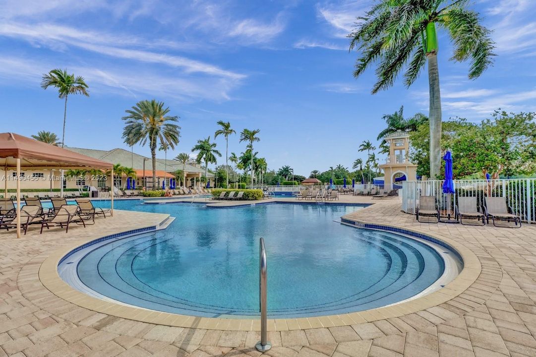 Recently Sold: $827,000 (4 beds, 2 baths, 1802 Square Feet)