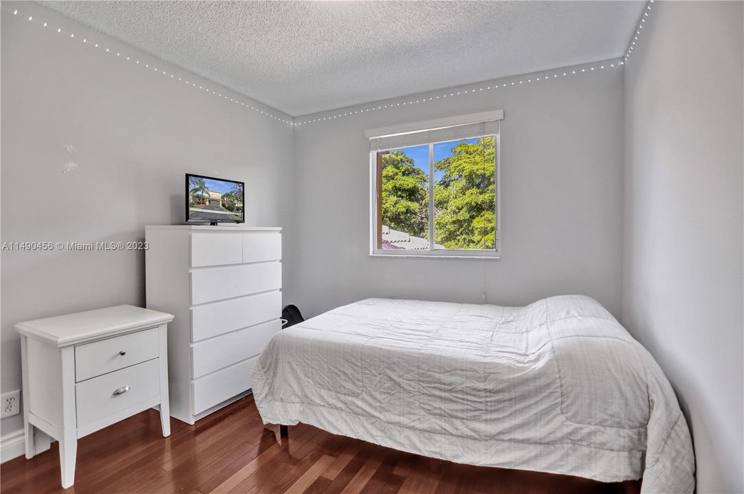 Recently Sold: $827,000 (4 beds, 2 baths, 1802 Square Feet)