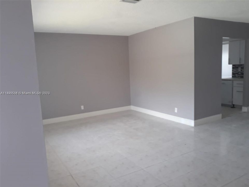 Recently Rented: $2,900 (3 beds, 2 baths, 1674 Square Feet)