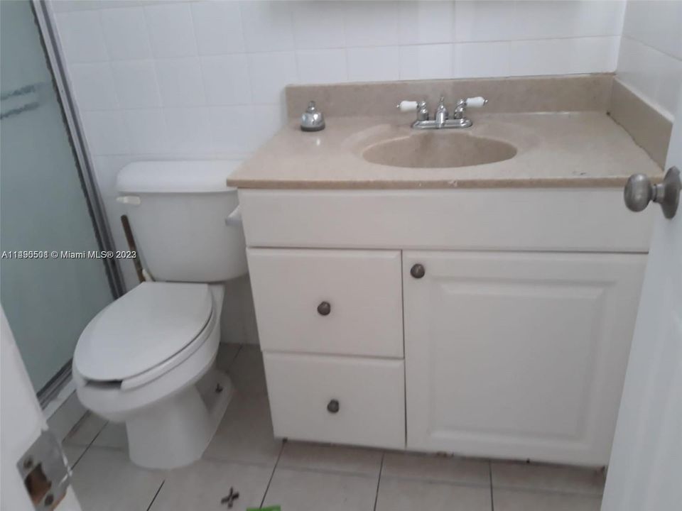 Recently Rented: $2,900 (3 beds, 2 baths, 1674 Square Feet)