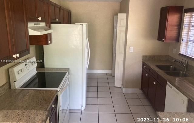 Recently Sold: $399,900 (3 beds, 2 baths, 1248 Square Feet)