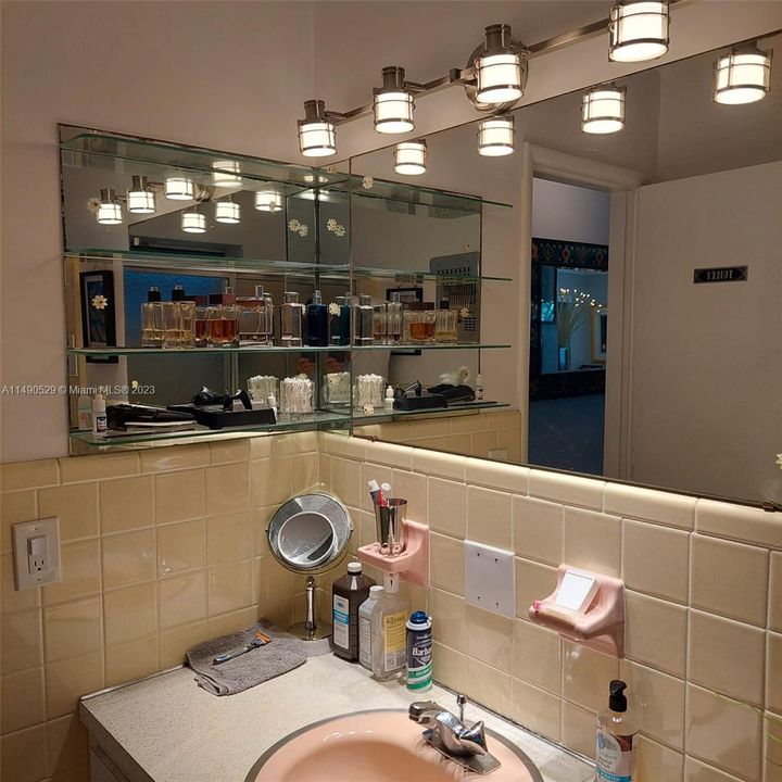 Recently Sold: $149,000 (1 beds, 1 baths, 650 Square Feet)