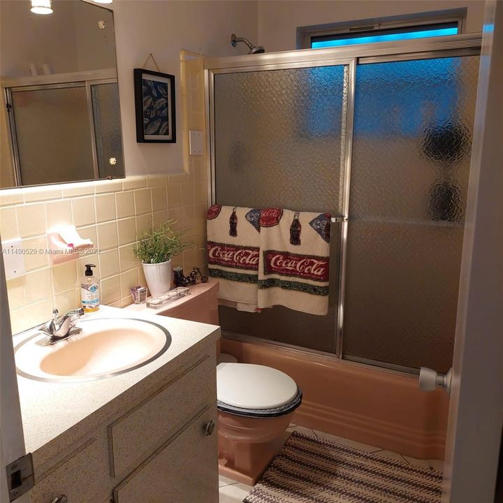 Recently Sold: $149,000 (1 beds, 1 baths, 650 Square Feet)