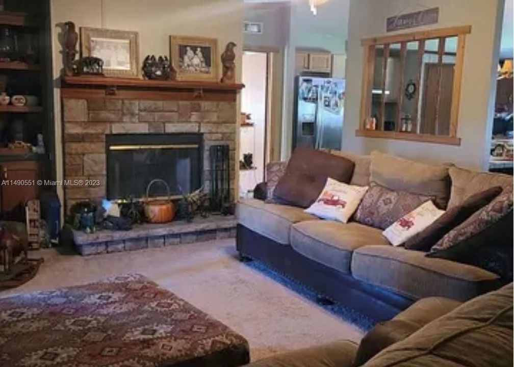 Vendido Recientemente: $1,600,000 (0 camas, 0 baños, 0 Pies cuadrados)