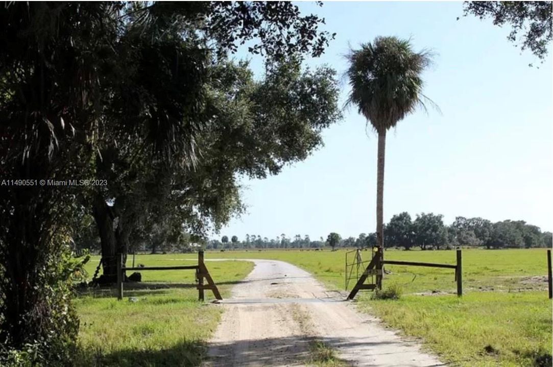 Vendido Recientemente: $1,600,000 (0 camas, 0 baños, 0 Pies cuadrados)