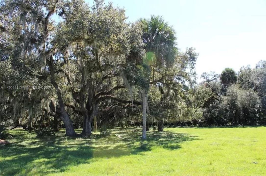 Vendido Recientemente: $1,600,000 (0 camas, 0 baños, 0 Pies cuadrados)