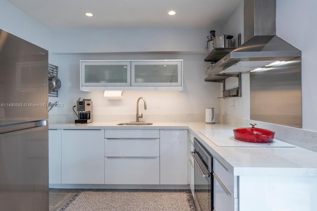 Recently Sold: $416,500 (2 beds, 2 baths, 1007 Square Feet)