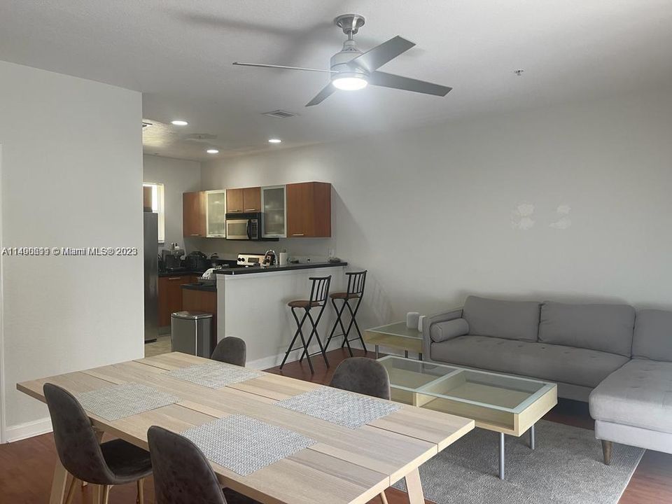 最近售出: $458,000 (3 贝兹, 3 浴室, 1455 平方英尺)