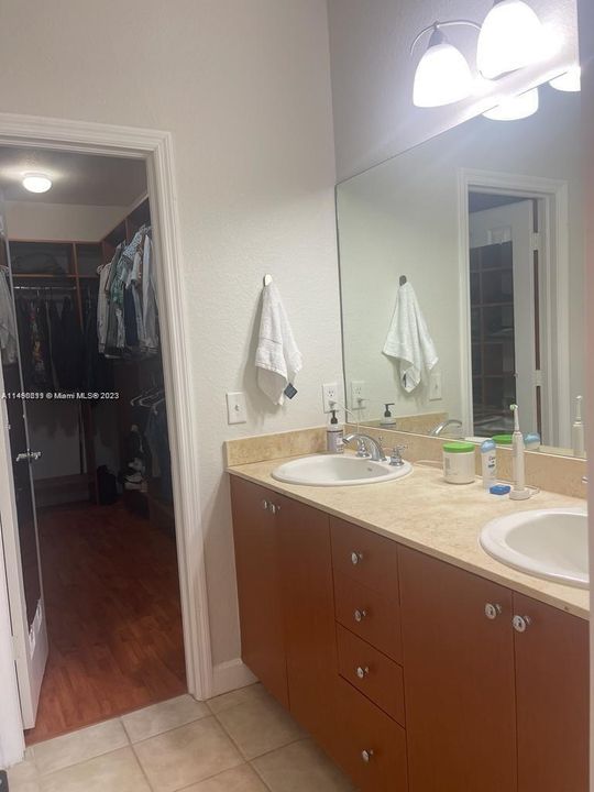 最近售出: $458,000 (3 贝兹, 3 浴室, 1455 平方英尺)