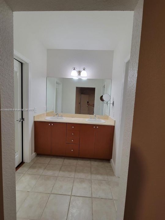 最近售出: $458,000 (3 贝兹, 3 浴室, 1455 平方英尺)