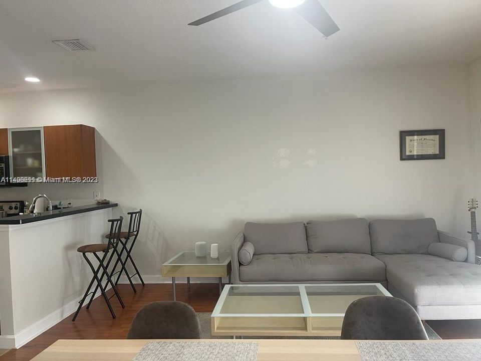 最近售出: $458,000 (3 贝兹, 3 浴室, 1455 平方英尺)