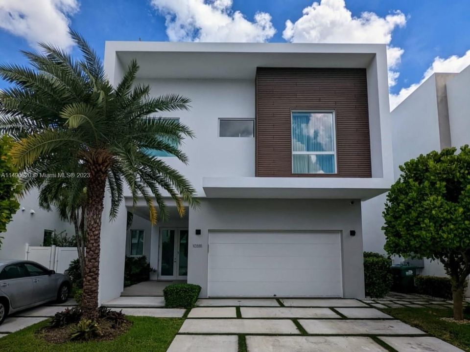 Recently Sold: $2,350,000 (5 beds, 4 baths, 3537 Square Feet)