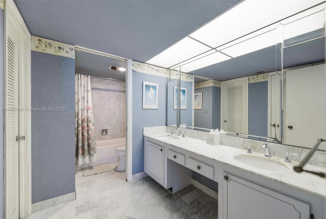 Vendido Recientemente: $1,270,000 (2 camas, 2 baños, 1409 Pies cuadrados)