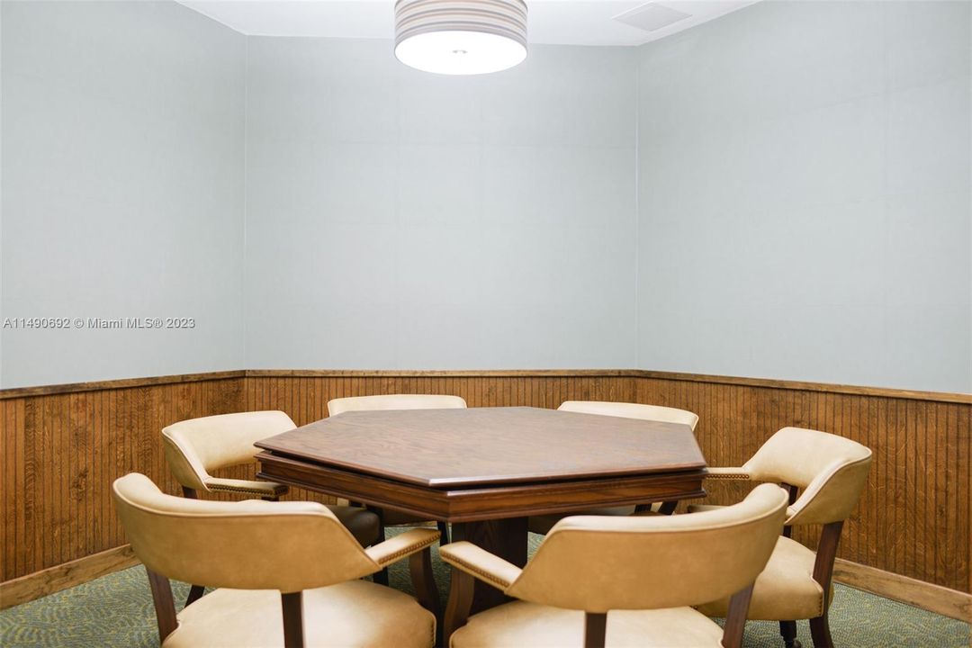 Vendido Recientemente: $1,270,000 (2 camas, 2 baños, 1409 Pies cuadrados)