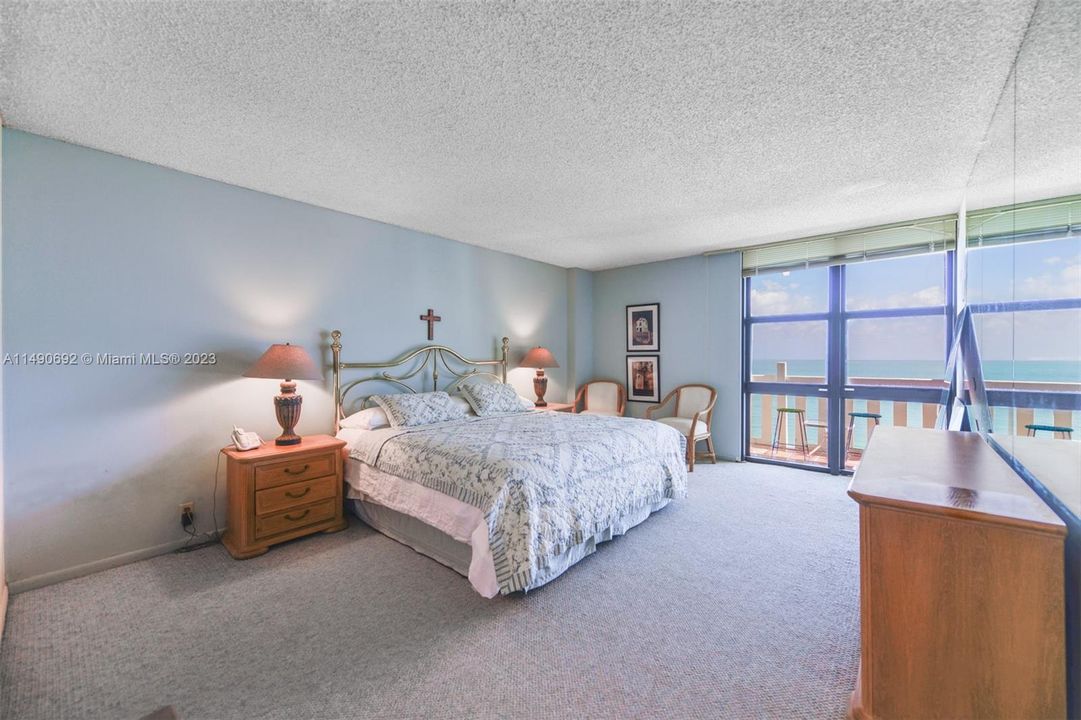 Vendido Recientemente: $1,270,000 (2 camas, 2 baños, 1409 Pies cuadrados)