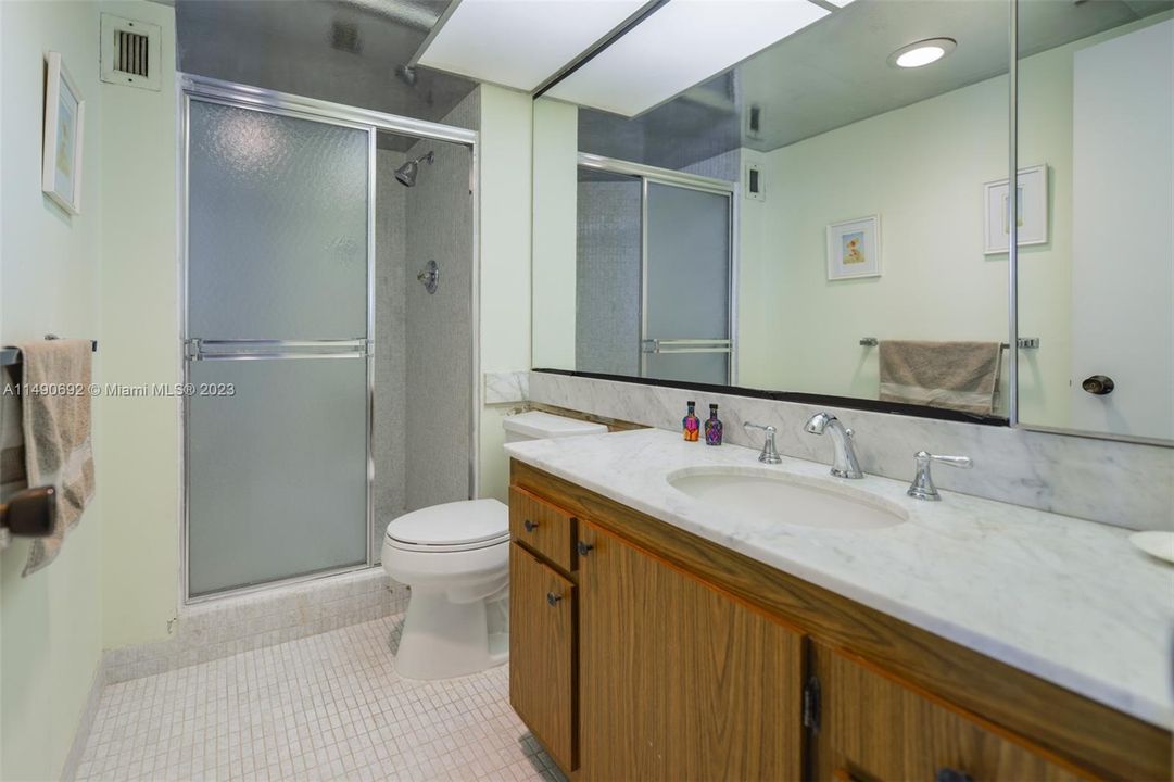 Vendido Recientemente: $1,270,000 (2 camas, 2 baños, 1409 Pies cuadrados)