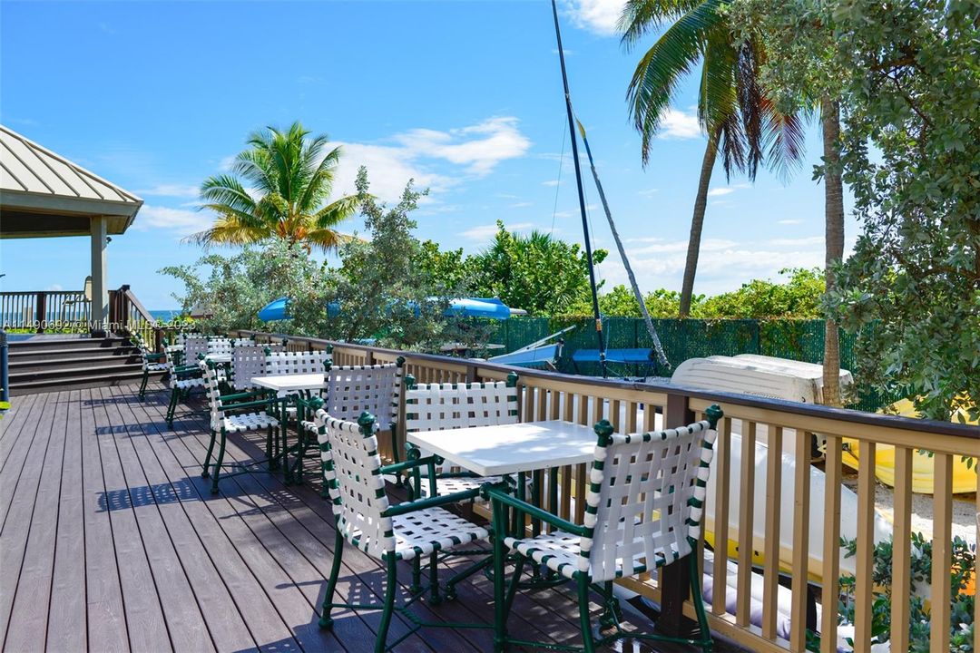 Vendido Recientemente: $1,270,000 (2 camas, 2 baños, 1409 Pies cuadrados)