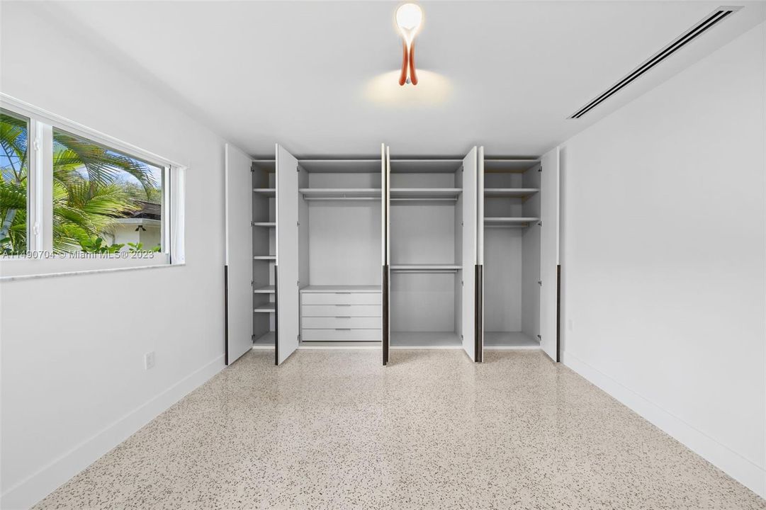 Недавно продано: $1,395,000 (3 спален, 2 ванн, 1392 Квадратных фут)