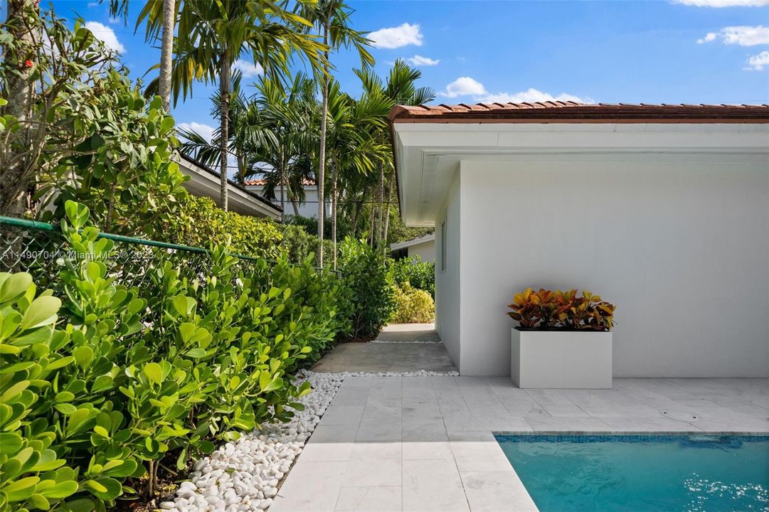 Недавно продано: $1,395,000 (3 спален, 2 ванн, 1392 Квадратных фут)