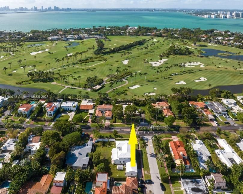 Recently Sold: $3,499,000 (3 beds, 3 baths, 2592 Square Feet)