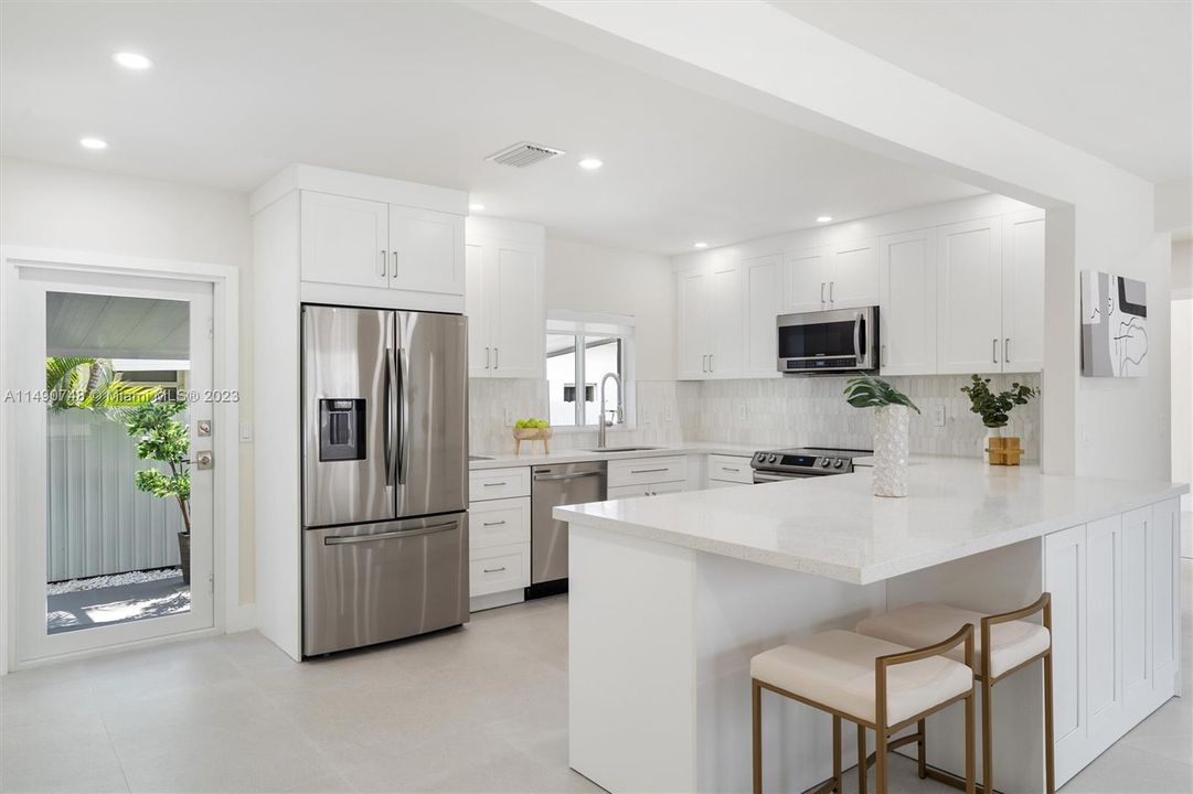 Recently Sold: $799,000 (3 beds, 2 baths, 1585 Square Feet)