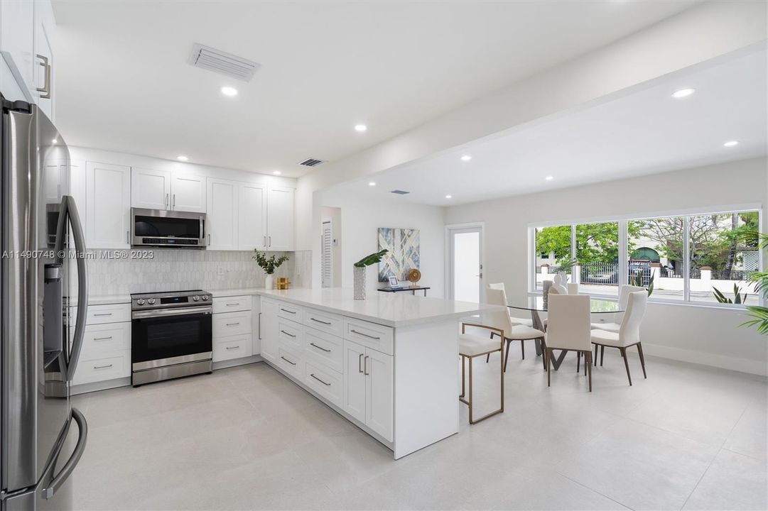 Recently Sold: $799,000 (3 beds, 2 baths, 1585 Square Feet)