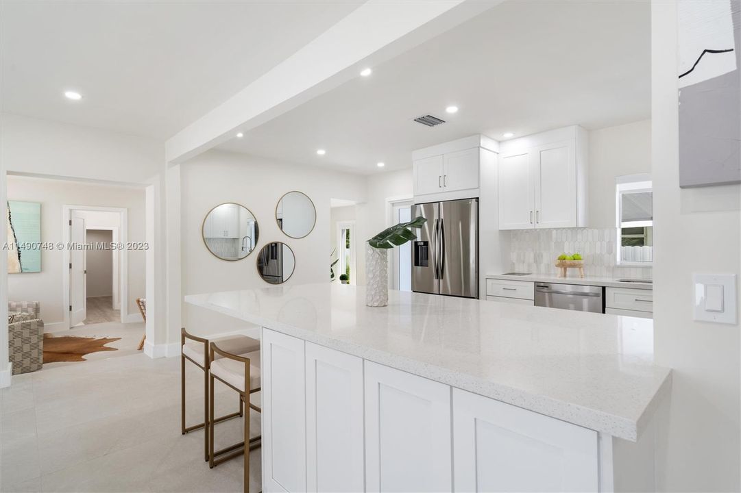 Recently Sold: $799,000 (3 beds, 2 baths, 1585 Square Feet)