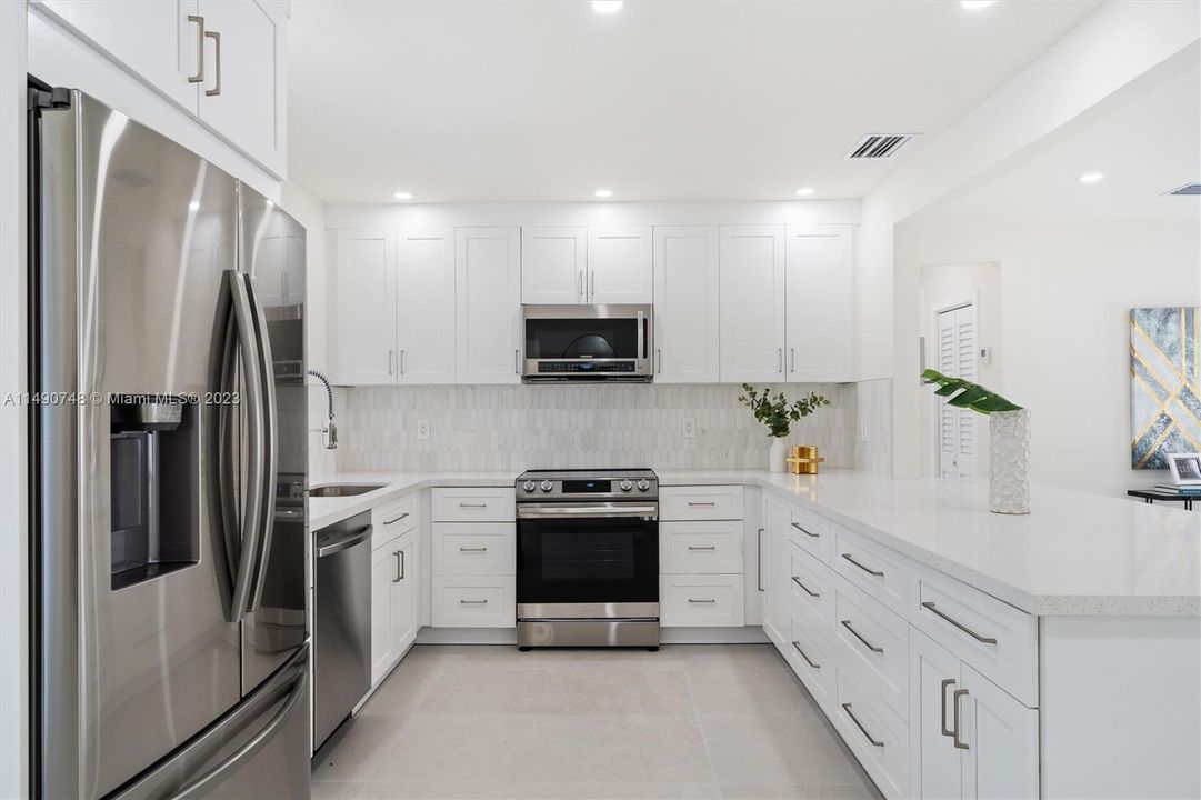 Recently Sold: $799,000 (3 beds, 2 baths, 1585 Square Feet)