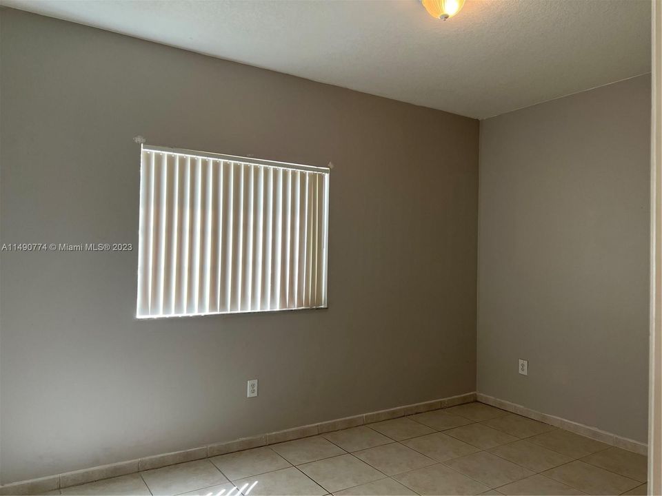 Recently Rented: $2,090 (1 beds, 1 baths, 907 Square Feet)