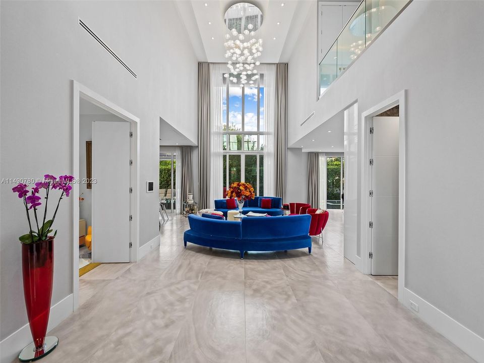 Recently Sold: $5,490,000 (5 beds, 5 baths, 5011 Square Feet)