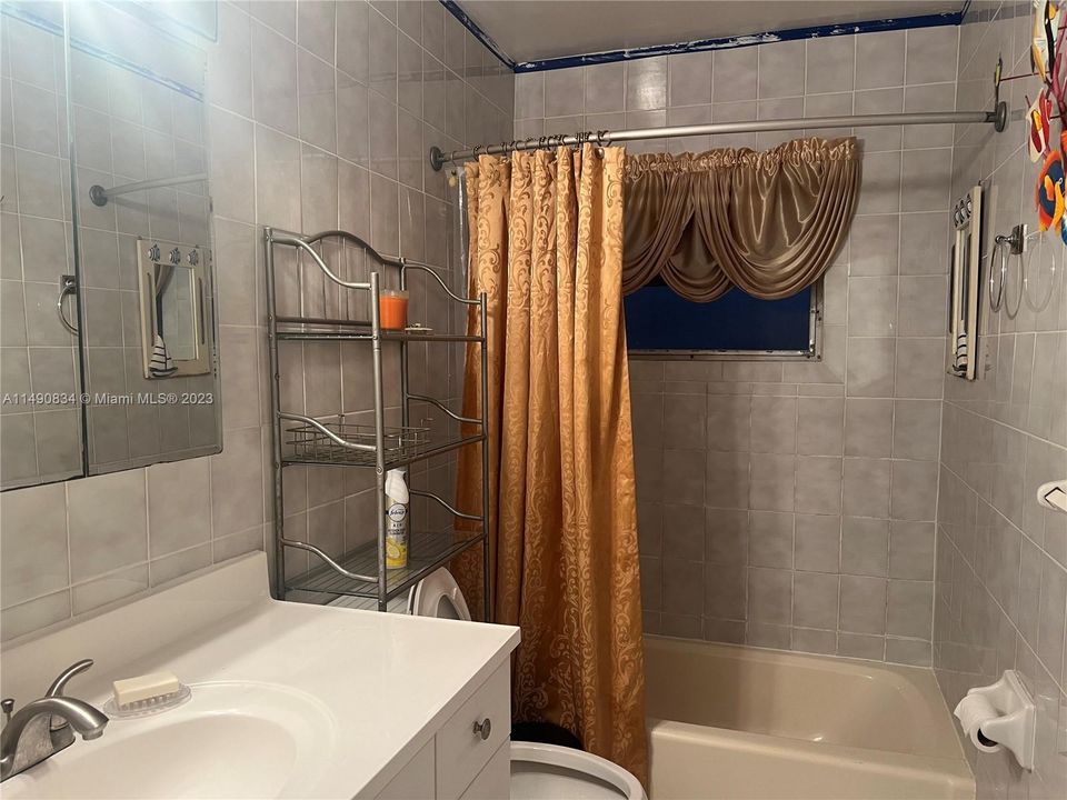 Vendido Recientemente: $209,000 (2 camas, 1 baños, 739 Pies cuadrados)