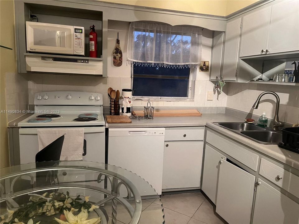 Vendido Recientemente: $209,000 (2 camas, 1 baños, 739 Pies cuadrados)