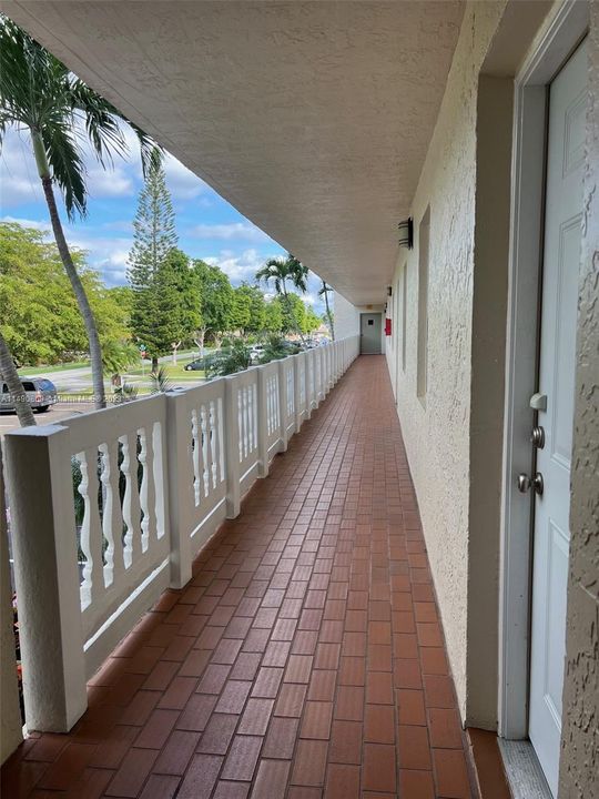 Recently Sold: $253,900 (2 beds, 2 baths, 1144 Square Feet)