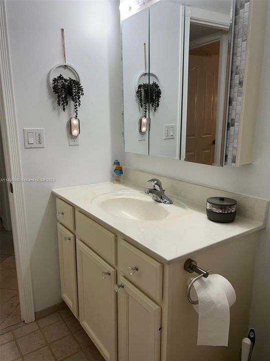 Recently Sold: $253,900 (2 beds, 2 baths, 1144 Square Feet)