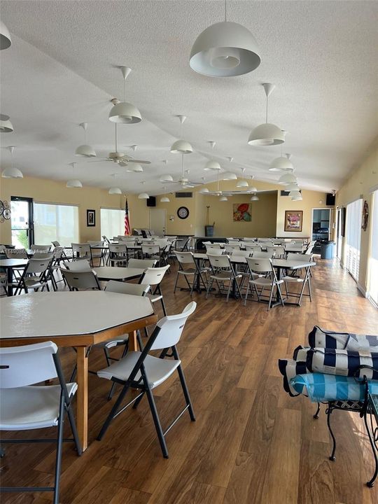 Recently Sold: $253,900 (2 beds, 2 baths, 1144 Square Feet)