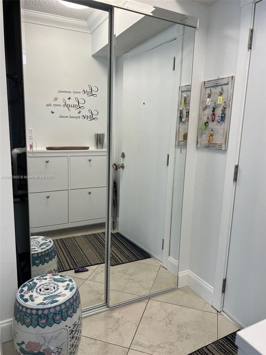 Recently Sold: $253,900 (2 beds, 2 baths, 1144 Square Feet)