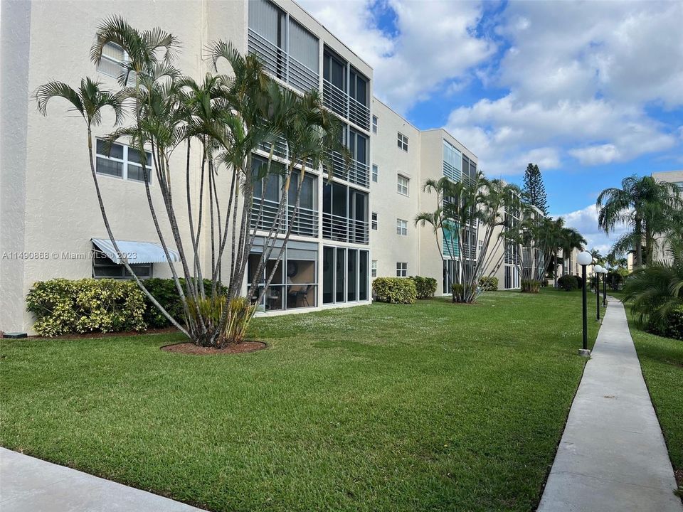 Recently Sold: $253,900 (2 beds, 2 baths, 1144 Square Feet)