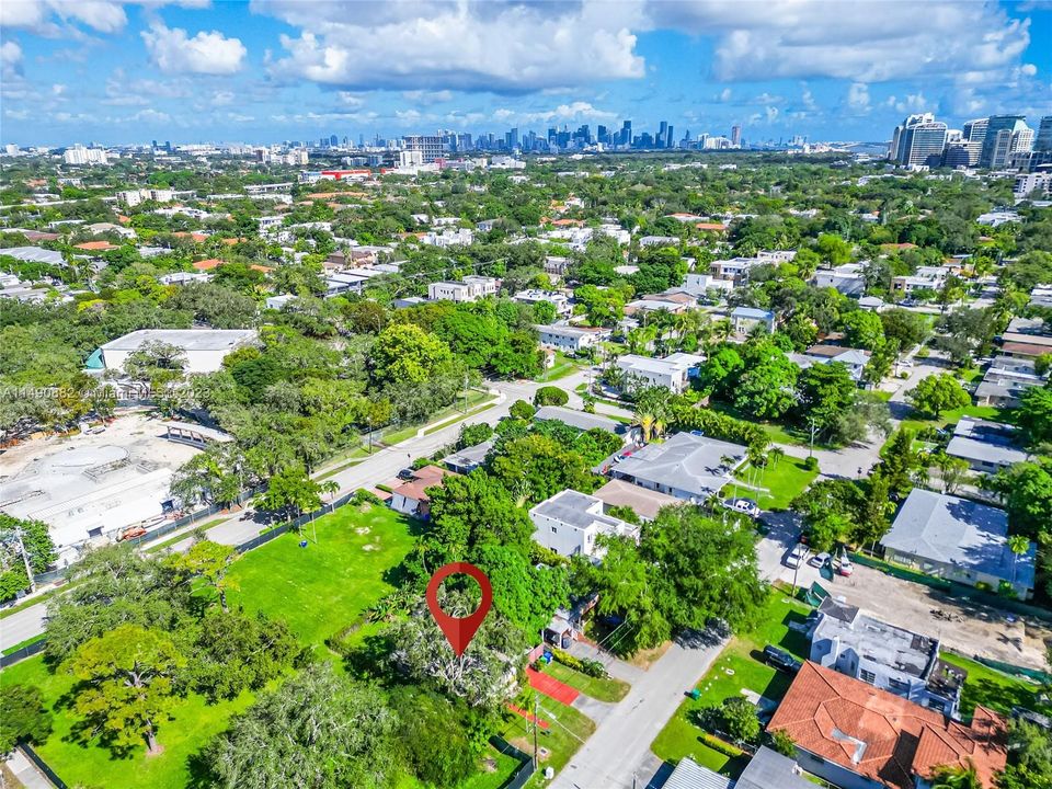 Недавно продано: $875,000 (3 спален, 2 ванн, 1040 Квадратных фут)