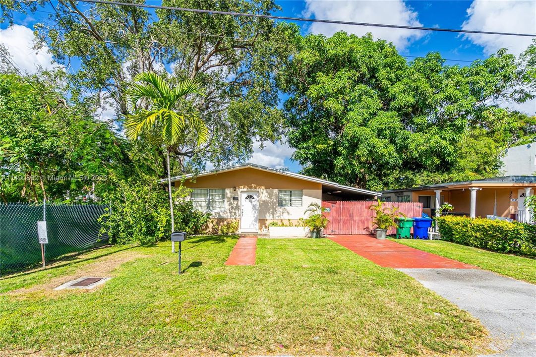 Недавно продано: $875,000 (3 спален, 2 ванн, 1040 Квадратных фут)