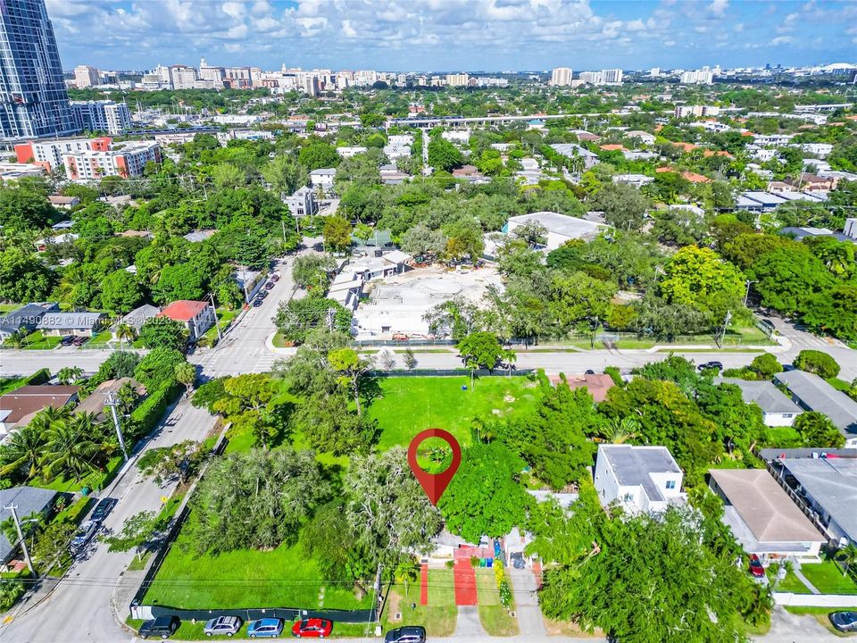 Недавно продано: $875,000 (3 спален, 2 ванн, 1040 Квадратных фут)