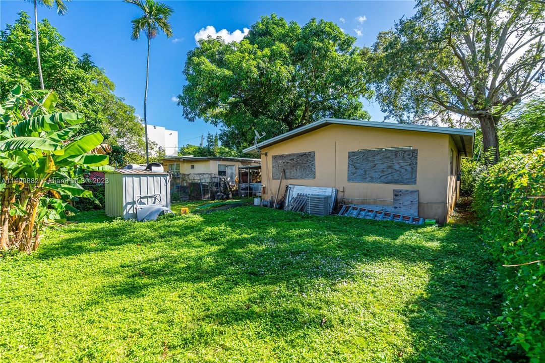 Недавно продано: $875,000 (3 спален, 2 ванн, 1040 Квадратных фут)