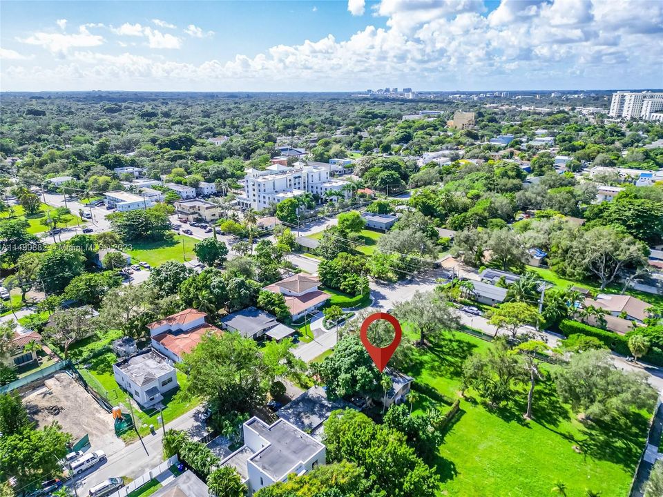 Недавно продано: $875,000 (3 спален, 2 ванн, 1040 Квадратных фут)