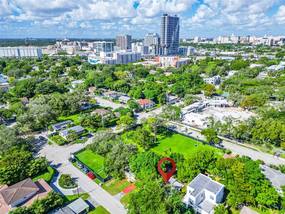 Недавно продано: $850,000 (2 спален, 1 ванн, 672 Квадратных фут)