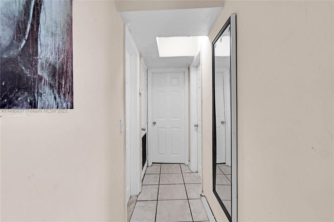 Недавно продано: $850,000 (2 спален, 1 ванн, 672 Квадратных фут)