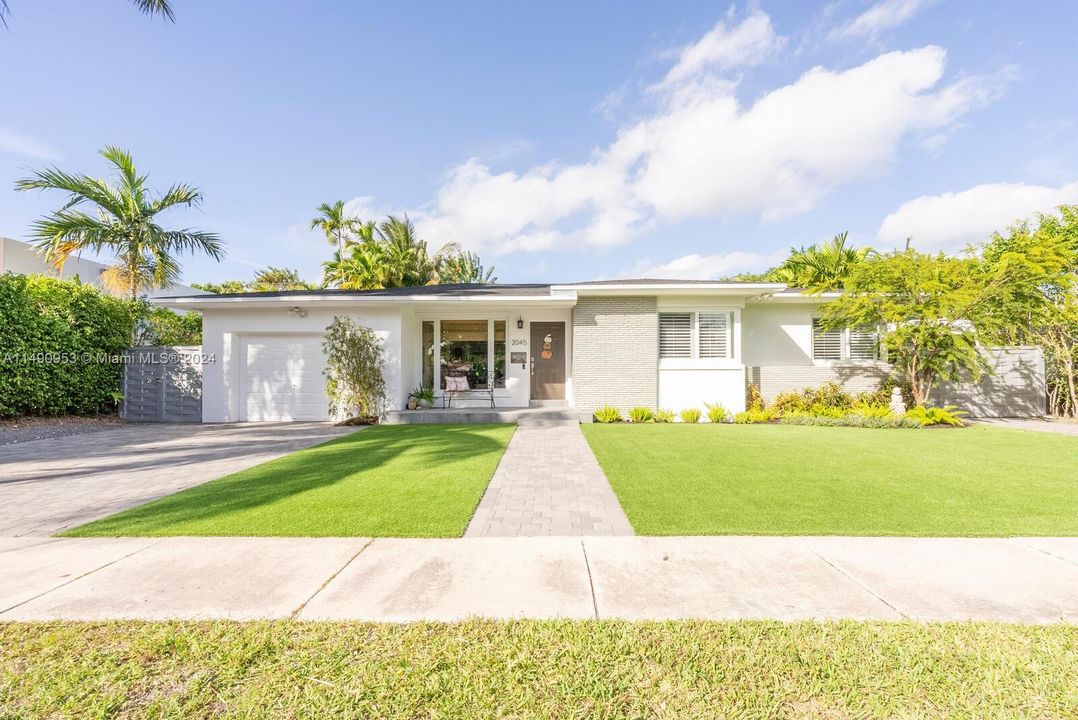 Недавно продано: $1,425,000 (3 спален, 2 ванн, 1623 Квадратных фут)