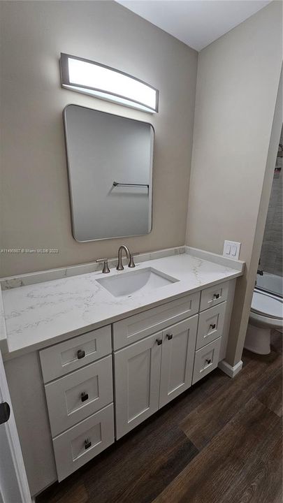 最近售出: $734,900 (3 贝兹, 3 浴室, 2335 平方英尺)