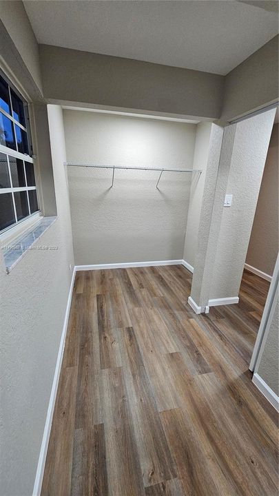 最近售出: $734,900 (3 贝兹, 3 浴室, 2335 平方英尺)