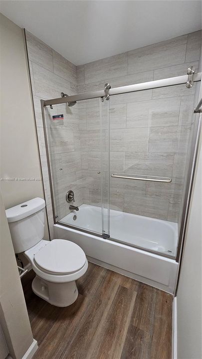 最近售出: $734,900 (3 贝兹, 3 浴室, 2335 平方英尺)